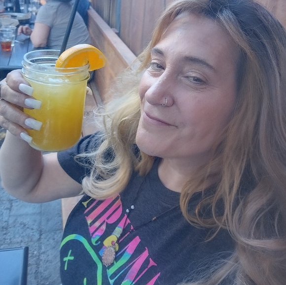 Meet your Posher, Jessica aka Jessa - Picture 7 of 7